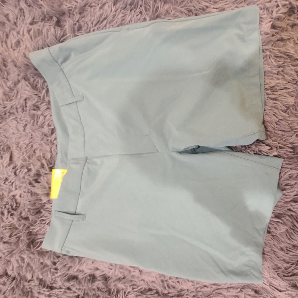 Is ultra lightweight water resistant   Is fast dry